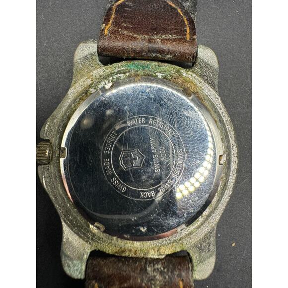 Swiss Army 6000 Diver Watch 300M Men's Date Black Dial Brown Nylon Leather Band - Picture 7 of 7